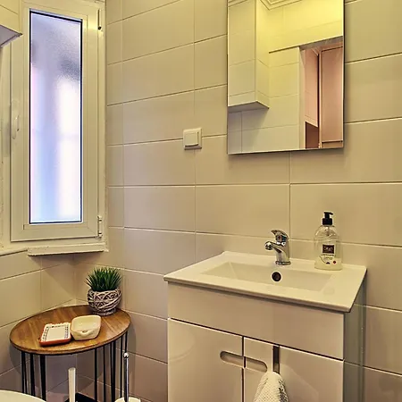 Apartment Heiliger Lazarus By Interhome